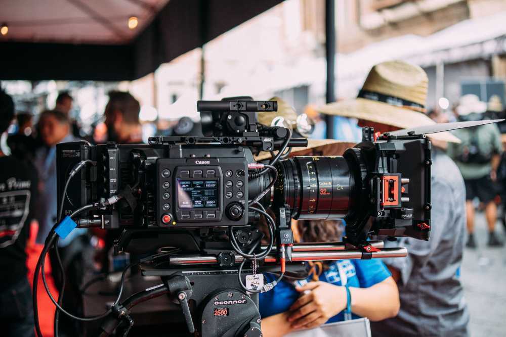 how-charles-kramer-chakravision-reflects-modern-entertainment-excellence-big-0
