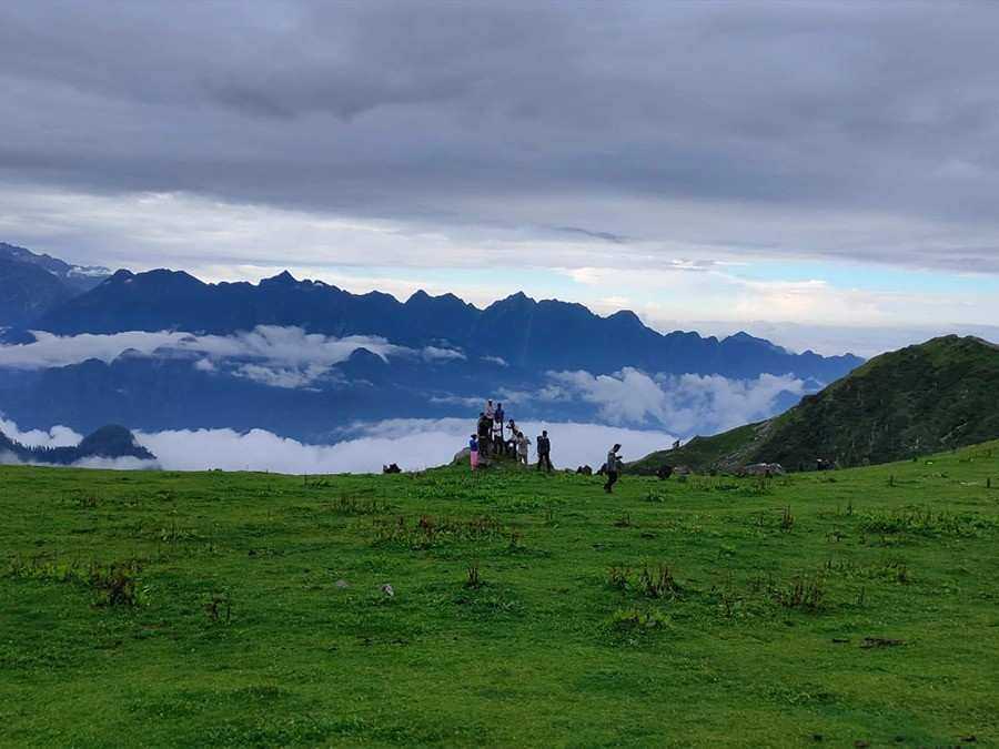 best-time-to-do-chandrakhani-pass-trek-big-0