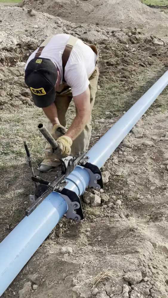 pvc-pipe-hand-tool-for-fast-accurate-installations-big-0