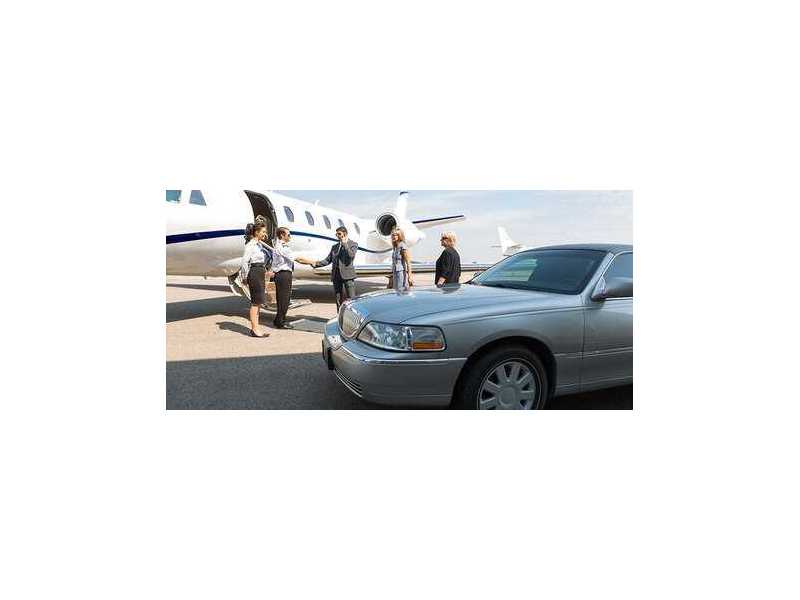 book-premium-newark-airport-car-service-with-summit-limousine-llc-small-0