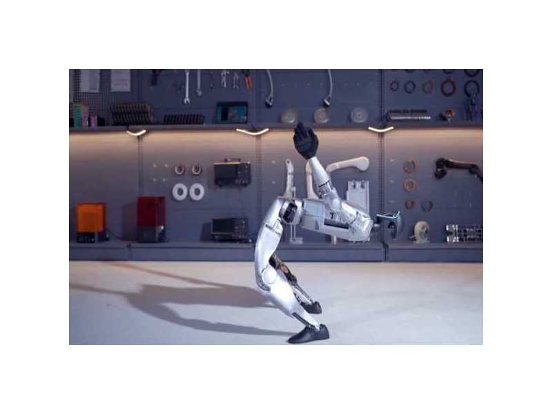 the-future-is-here-with-unitree-g1-humanoid-robot-small-0