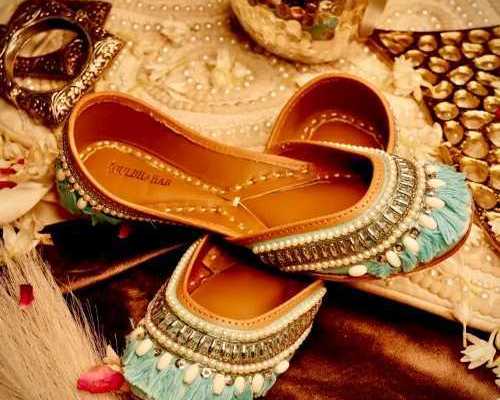 purchase-bridal-juttis-for-women-on-special-occasions