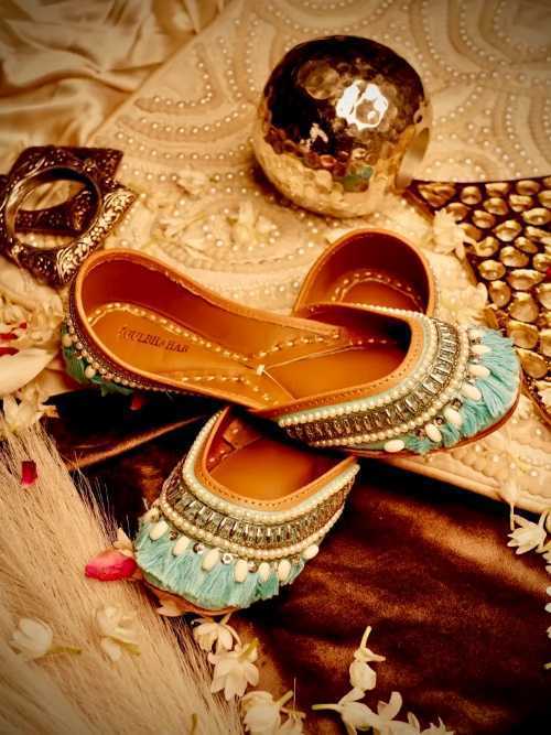 purchase-bridal-juttis-for-women-on-special-occasions-big-0