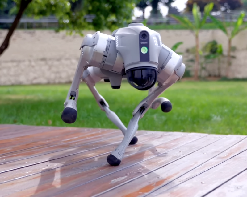 compact-smart-go2-robot-by-unitree-has-intelligent-features