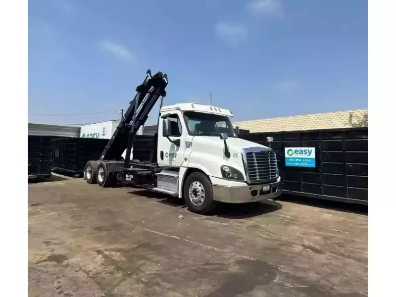 convenient-dumpster-rentals-in-los-angeles-for-home-and-commercial-cleanup-small-0