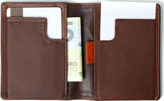best-card-holder-guide-types-uses-and-buying-tips-in-2026-big-0