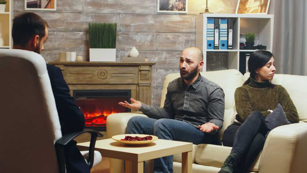 experienced-couples-therapist-for-stronger-relationships-big-1