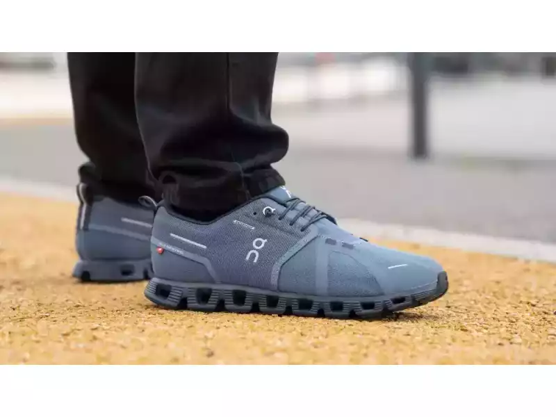 are-on-cloud-shoes-good-for-long-hours-small-0
