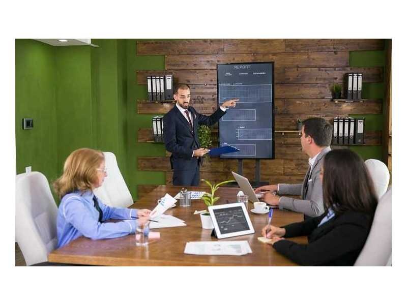 why-executive-coaching-is-now-a-leadership-essential-small-0