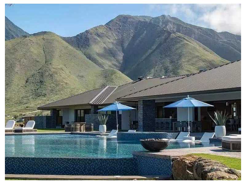 professional-pool-maintenance-services-in-maui-pool-pro-small-0