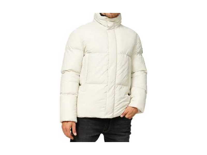 discover-innovative-outerwear-from-a-leading-down-jacket-manufacturer-small-0