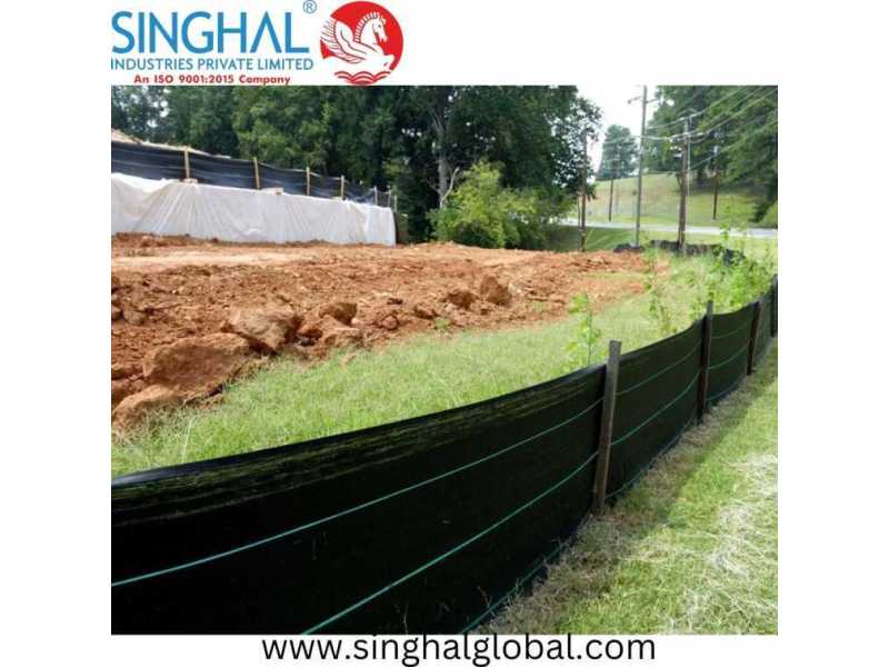 silt-fence-barriers-for-construction-sites-small-0