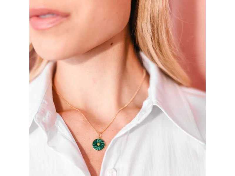 one-star-guilloche-pendant-small-0