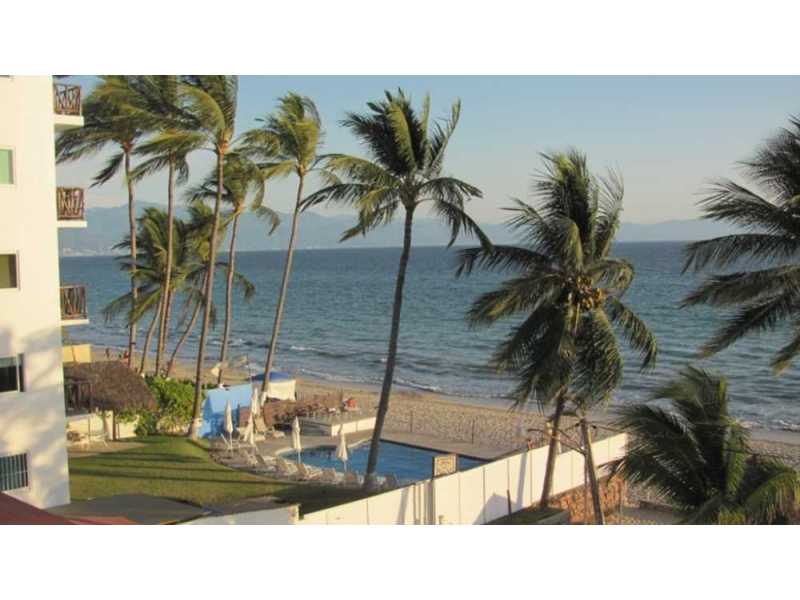 bucerias-vacation-condo-for-rent-small-0