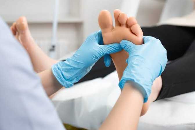 podiatric-surgery-specialist-doctor-in-franklin-wisconsin-big-0