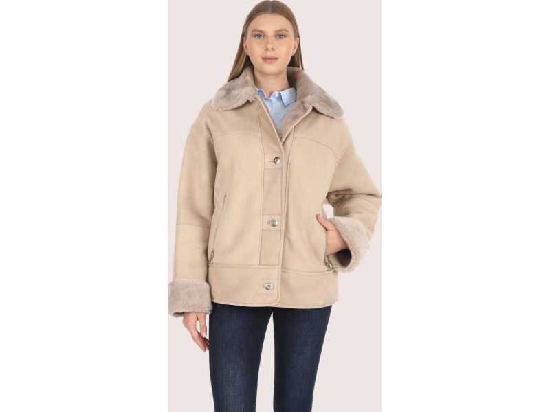find-your-perfect-womens-shearling-jacket-for-winter-small-0