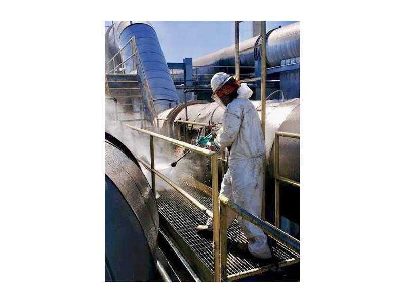 expert-hydroblasting-services-for-industrial-cleaning-small-0