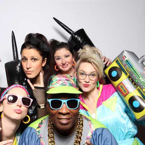 premium-wedding-photo-booth-rental-services-by-popnpixels-big-0