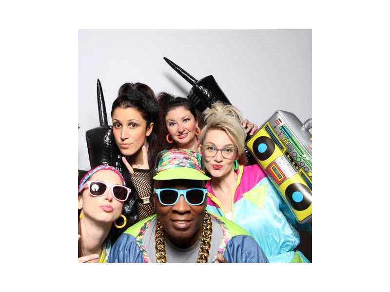 premium-wedding-photo-booth-rental-services-by-popnpixels-small-0