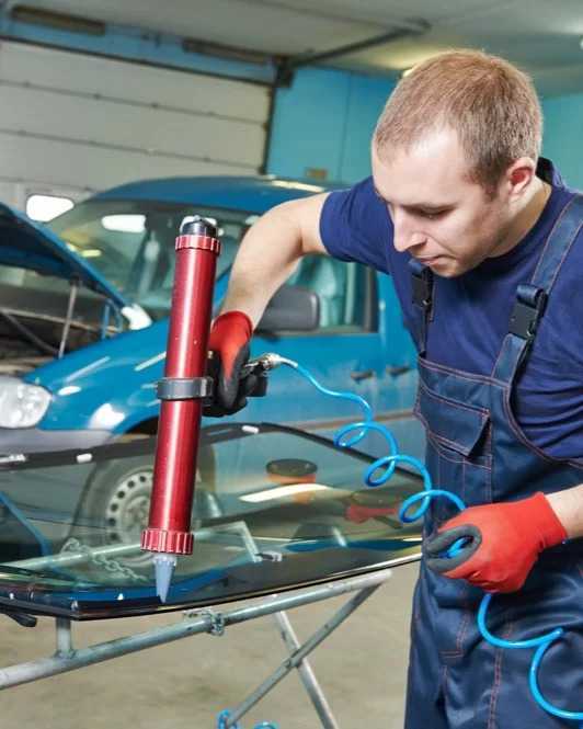 fast-reliable-windshield-replacement-service-you-can-trust-big-0