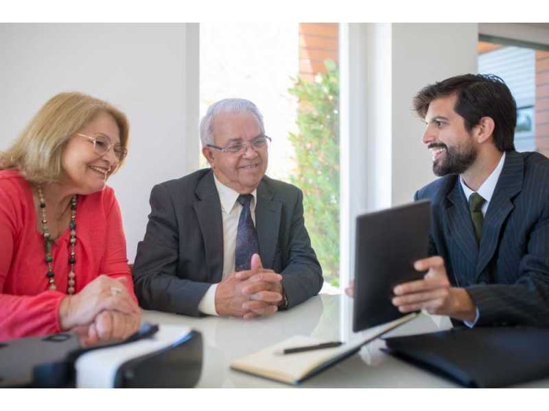 experienced-financial-retirement-advisor-in-lakewood-ca-small-0