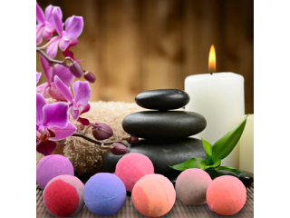Gift the ultimate bathtime indulgence with a Lush Bath Bomb Gift Set from PureParker!