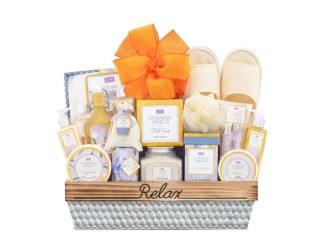 Crafting the Perfect Spa Gift Basket for Her
