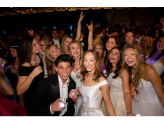 Engage Your Guests with The Pictures Band at Your Wedding