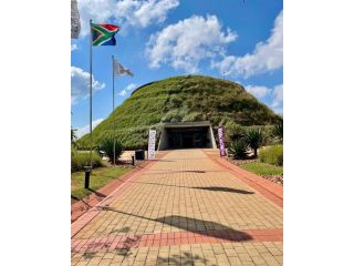 cradle-of-humankind-half-day-tour-in-johannesburg-small-1